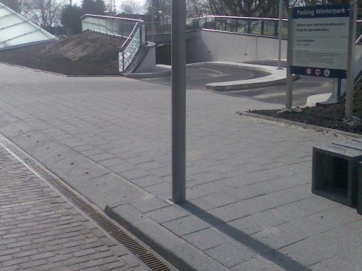 Rotterdam Westerlaan inrit parkeergarage